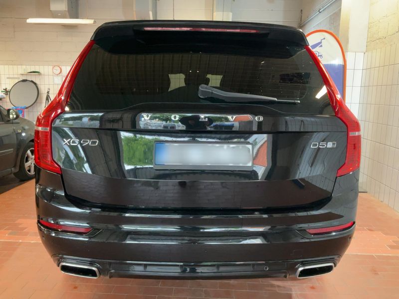 Volvo XC90 2.0 D5 R-Design AWD — zdjęcie 5