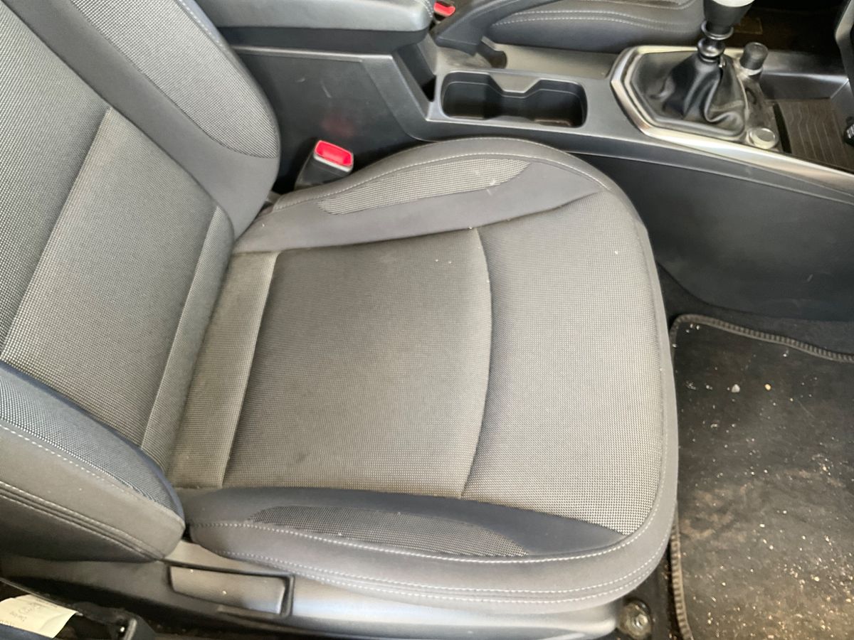 Ssangyong Tivoli 2022 — photo 26