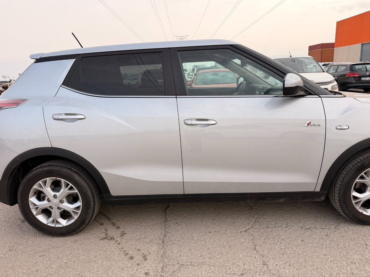 Ssangyong Tivoli 2022 — photo 11