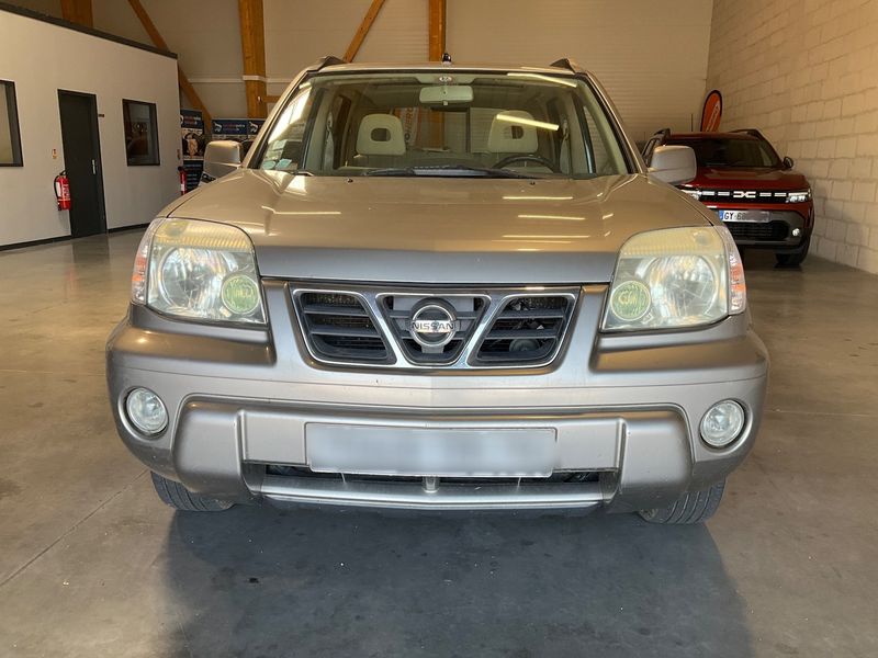 Nissan X-Trail 2.0 Luxe — zdjęcie 9