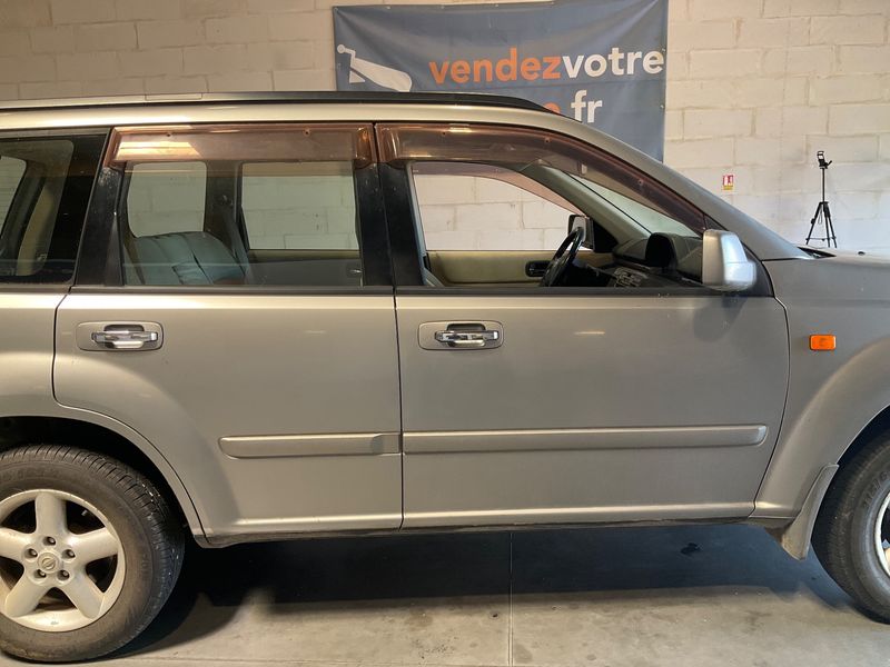 Nissan X-Trail 2.0 Luxe — zdjęcie 7