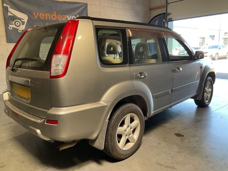 Nissan X-Trail 2.0 Luxe — zdjęcie 6