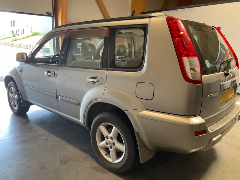 Nissan X-Trail 2.0 Luxe — zdjęcie 3