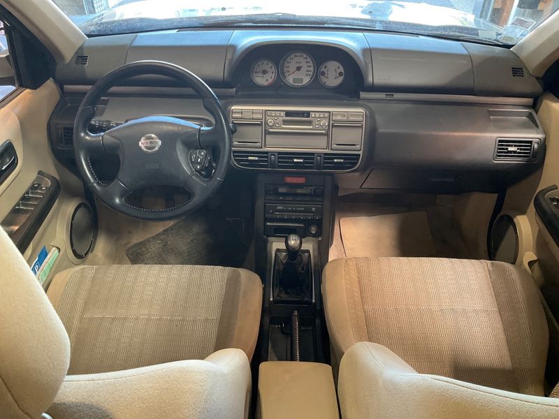 Nissan X-Trail 2.0 Luxe — zdjęcie 12