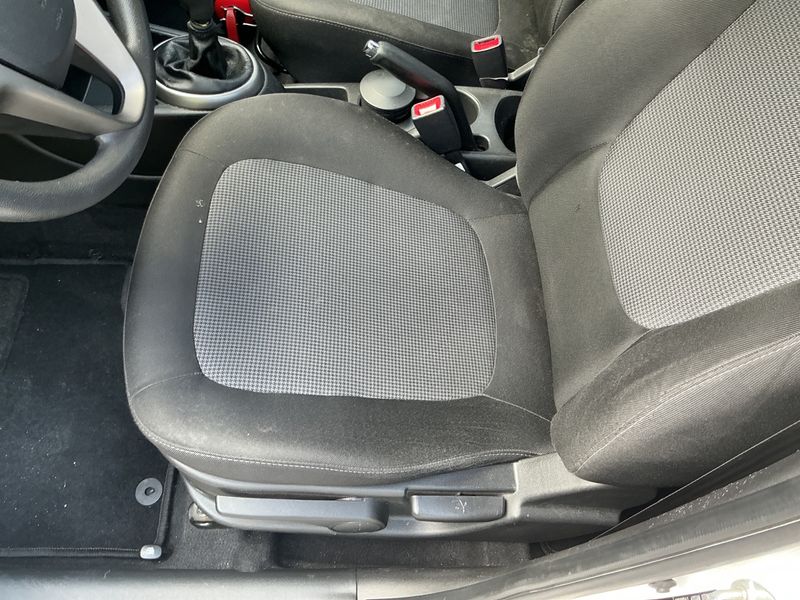 Hyundai i20 1.1 CRDi Style 2015 – снимка 40
