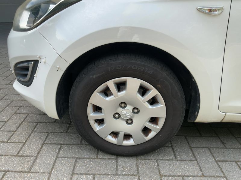 Hyundai i20 1.1 CRDi Style 2015 – снимка 3