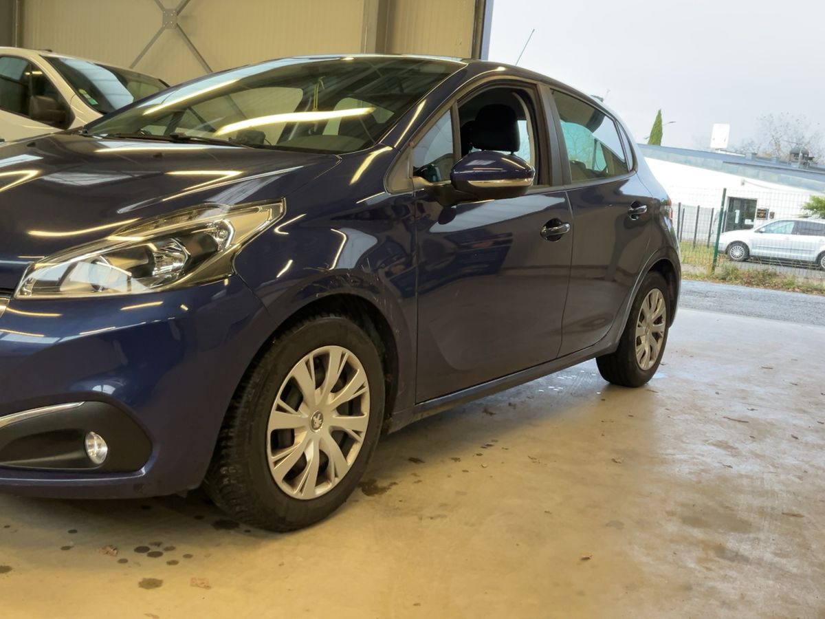 Peugeot 208 1.6 Blue-HDi Active Auto Ecole