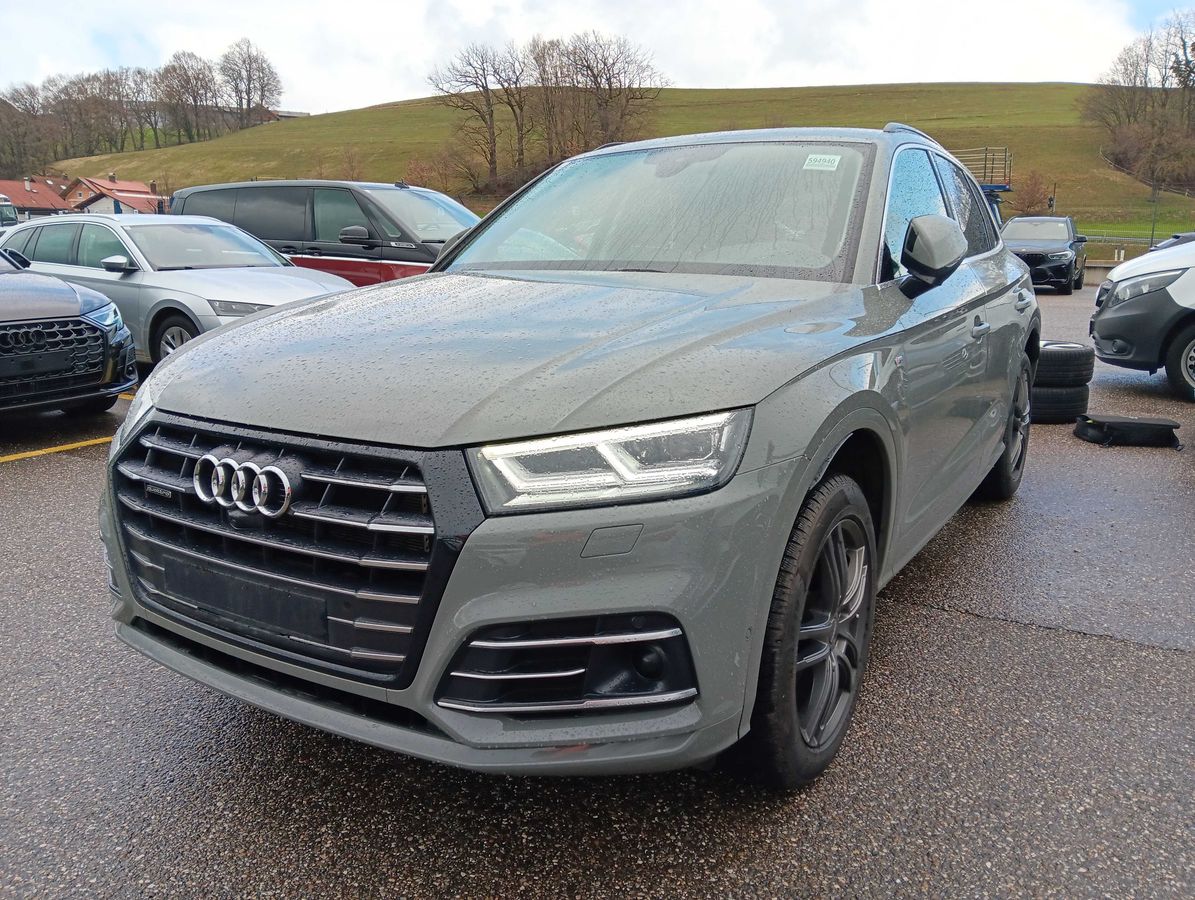 Audi Q5 2020 — photo 1
