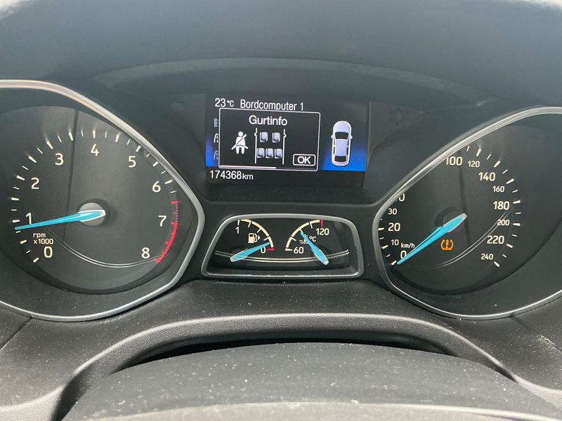 Ford Focus 1.0 EcoBoost Business 2015 – снимка 4