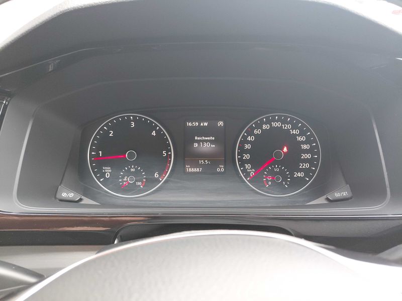 Volkswagen T6 Multivan 2.0 TDI Generation Six 4Motion — zdjęcie 12