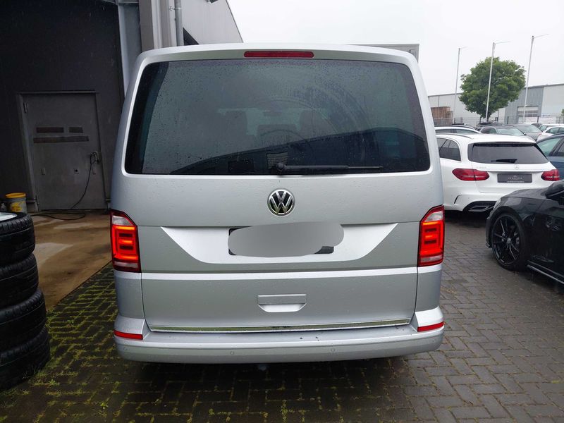 Volkswagen T6 Multivan 2.0 TDI Generation Six 4Motion — zdjęcie 4
