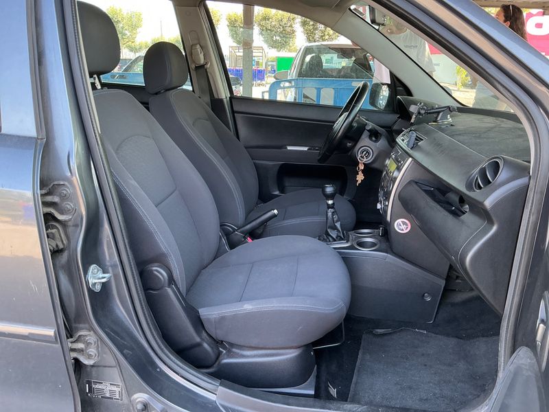 Mazda 2 1.6 Sportive — zdjęcie 3
