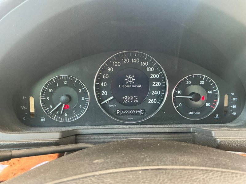 Mercedes-Benz E-Klasse E 320 CDI Elegance — zdjęcie 4