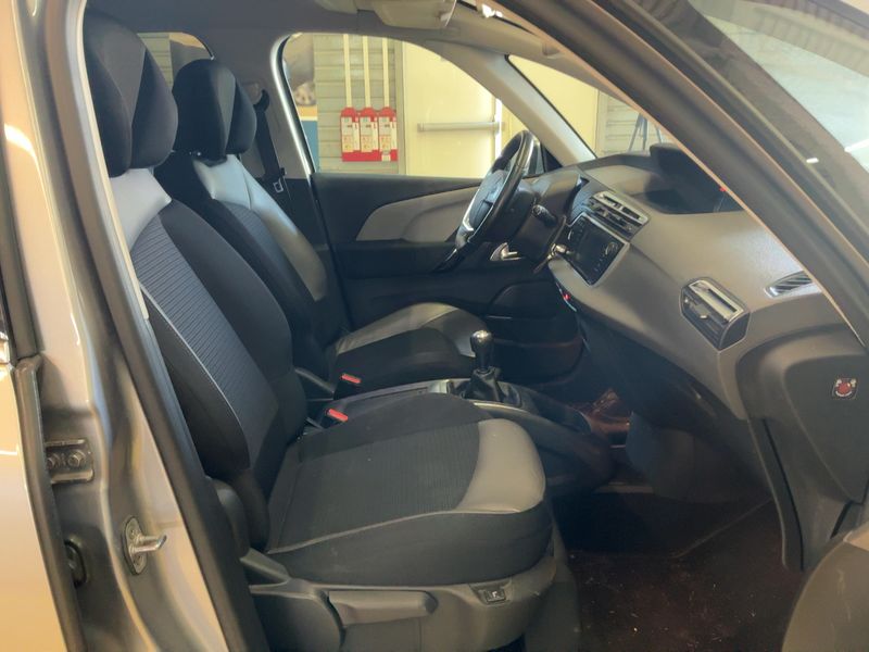 Citroen C4 Picasso 1.2 PureTech Shine — zdjęcie 11