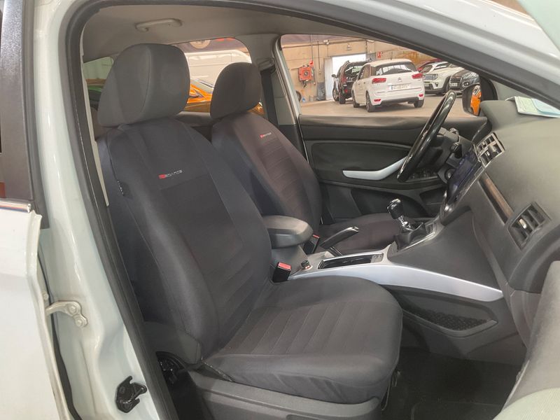 Ford Kuga 2.0 TDCi Trend 2011 – снимка 16
