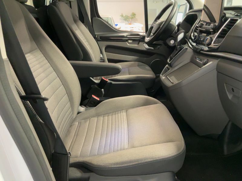 Ford Tourneo Custom 2.0 TDCi 320 L2 Titanium — zdjęcie 11