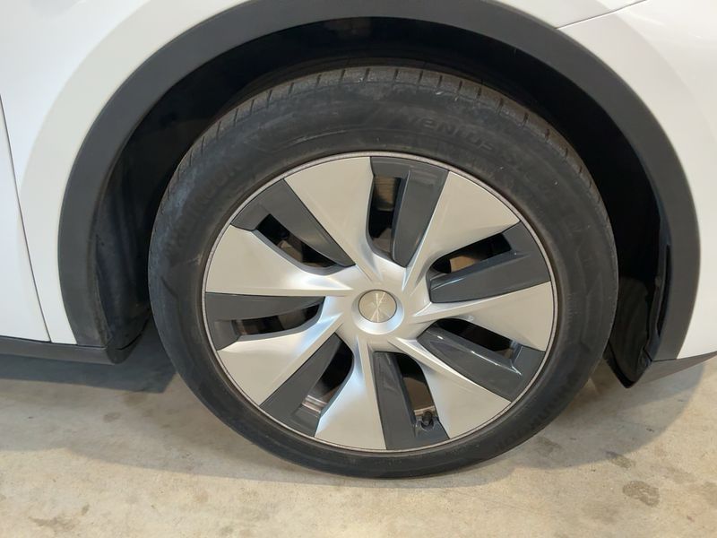 Tesla Model Y Standard Range 2022 – снимка 11