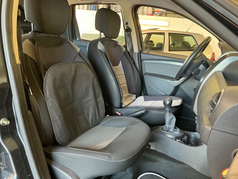 Dacia Duster 1.5 dCi Prestige 4x2 — zdjęcie 11