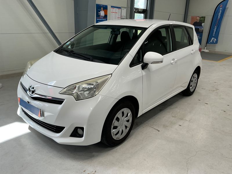Toyota Verso-S 1.33 Dual VVT-i Life — zdjęcie 1