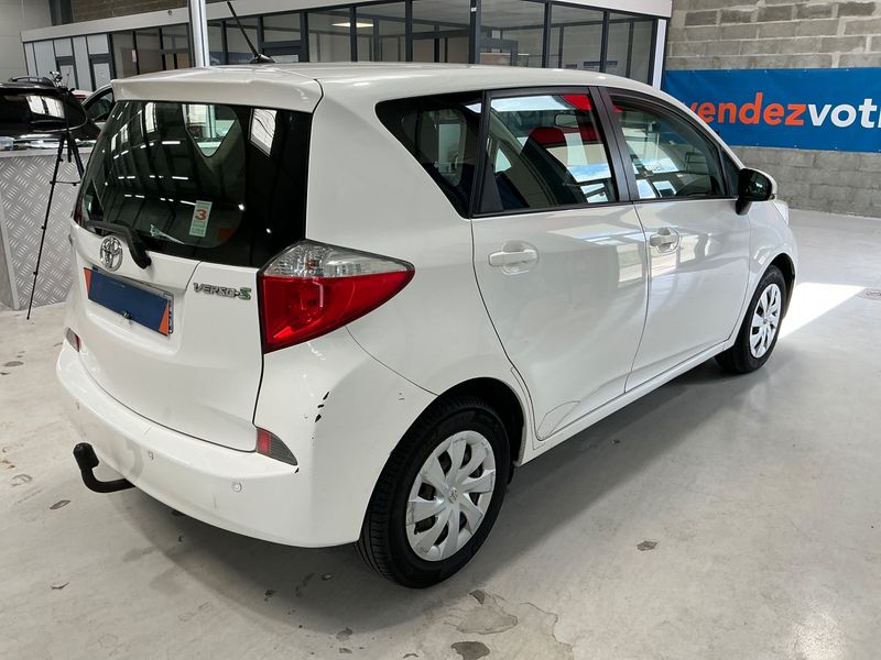 Toyota Verso-S 1.33 Dual VVT-i Life — zdjęcie 2