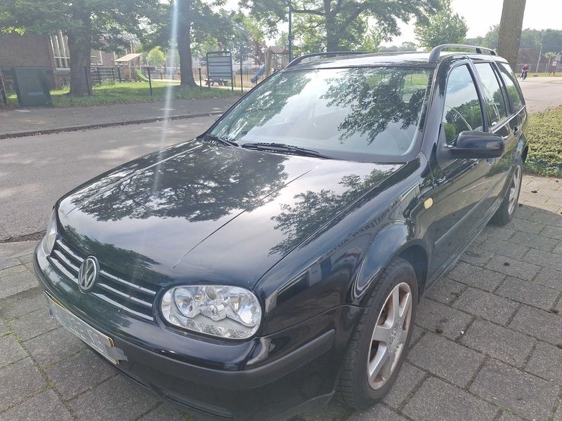 Volkswagen Golf IV 1.6 — zdjęcie 1