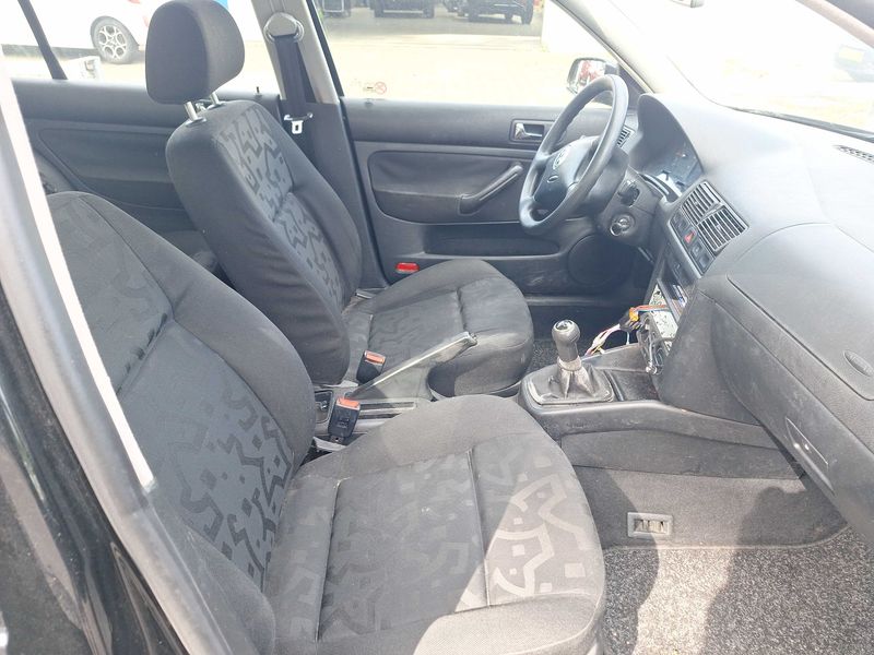 Volkswagen Golf IV 1.6 — zdjęcie 10