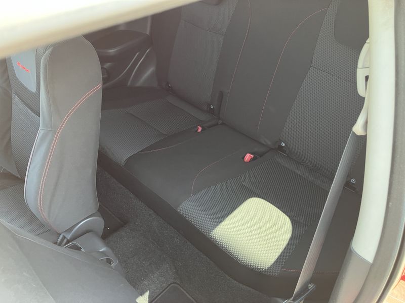 Suzuki Swift 1.6 Sport — zdjęcie 13