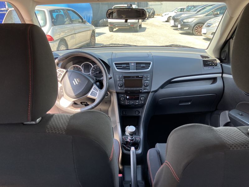 Suzuki Swift 1.6 Sport — zdjęcie 11