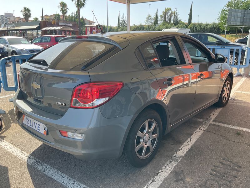 Chevrolet Cruze 2.0 Diesel LT+ — zdjęcie 2