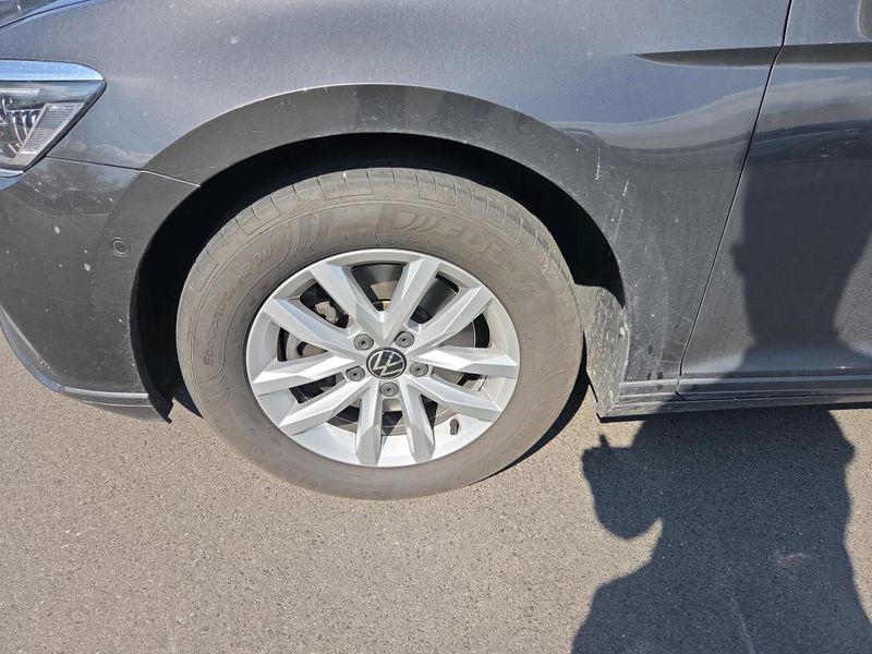 Volkswagen Passat 2.0 TDI Business — zdjęcie 22