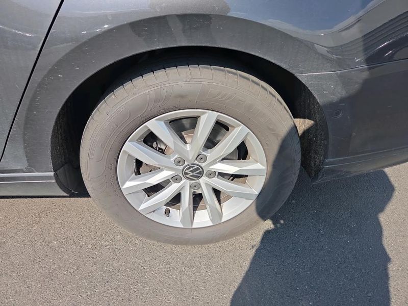 Volkswagen Passat 2.0 TDI Business — zdjęcie 24