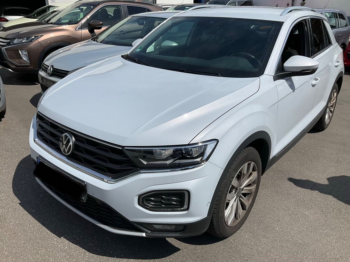Volkswagen T-Roc 2021 — photo 1