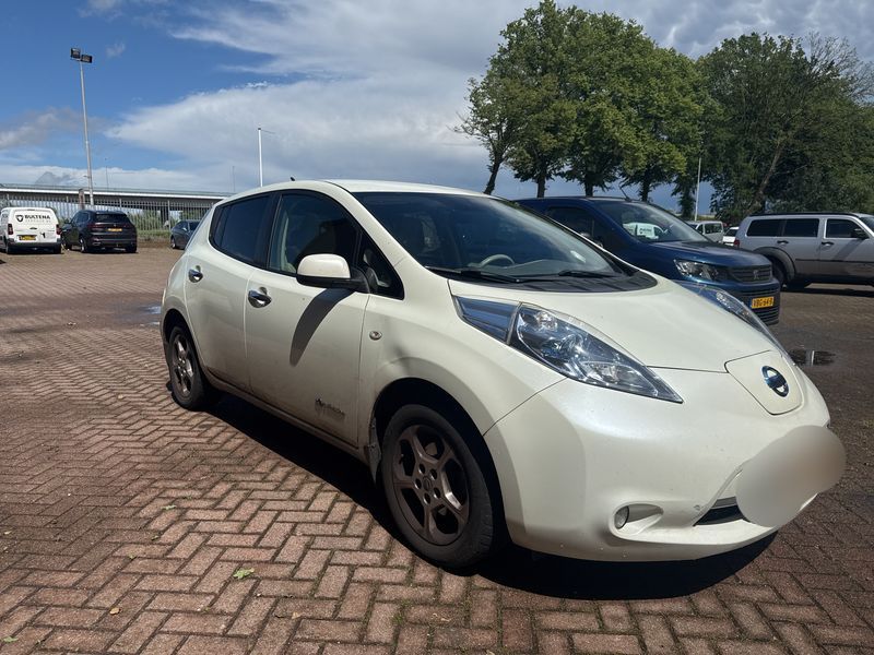 Nissan Leaf electric drive 80 kW Basis — zdjęcie 16
