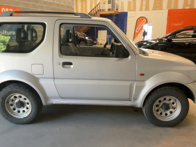 Suzuki Jimny 1.3 JLX — zdjęcie 7