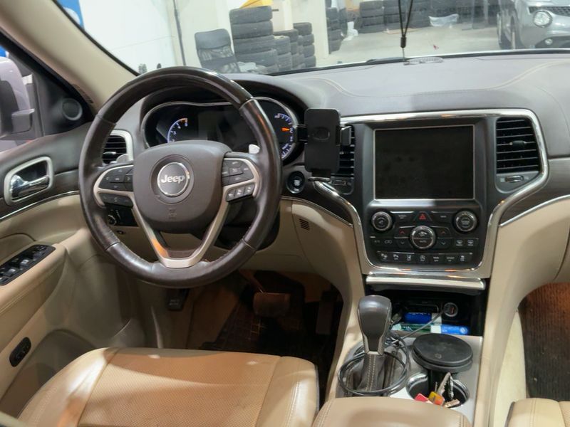 Jeep Grand Cherokee 3.0 CRD Overland — zdjęcie 12
