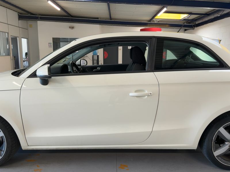 Audi A1 1.6 TDI Ambition — zdjęcie 4