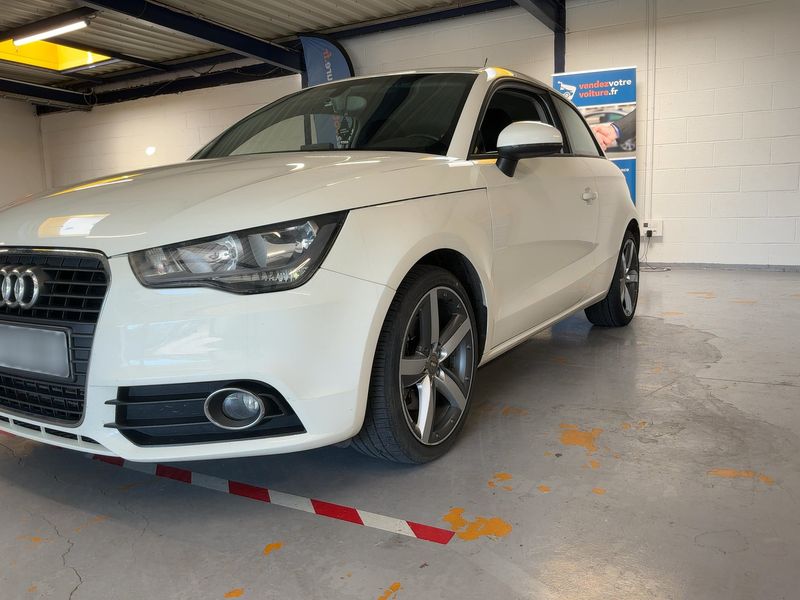 Audi A1 1.6 TDI Ambition — zdjęcie 2