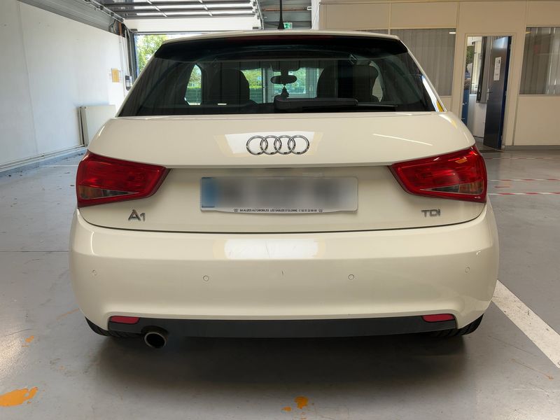 Audi A1 1.6 TDI Ambition — zdjęcie 5