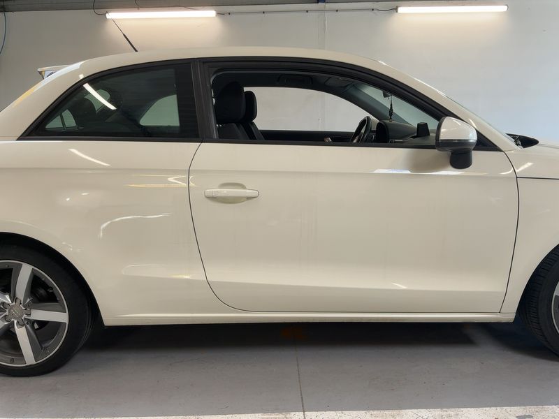 Audi A1 1.6 TDI Ambition — zdjęcie 7