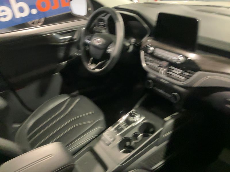Ford Kuga 2.5 Plug-in Hybrid Vignale — zdjęcie 14