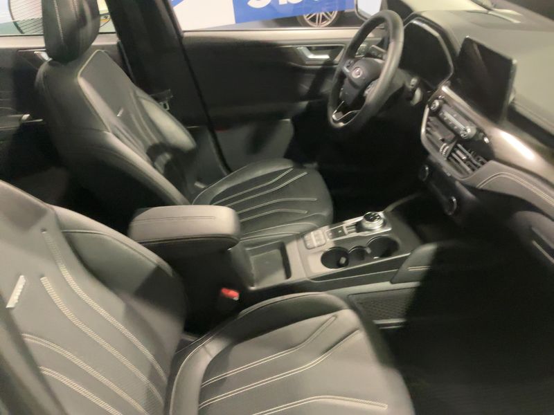 Ford Kuga 2.5 Plug-in Hybrid Vignale — zdjęcie 12