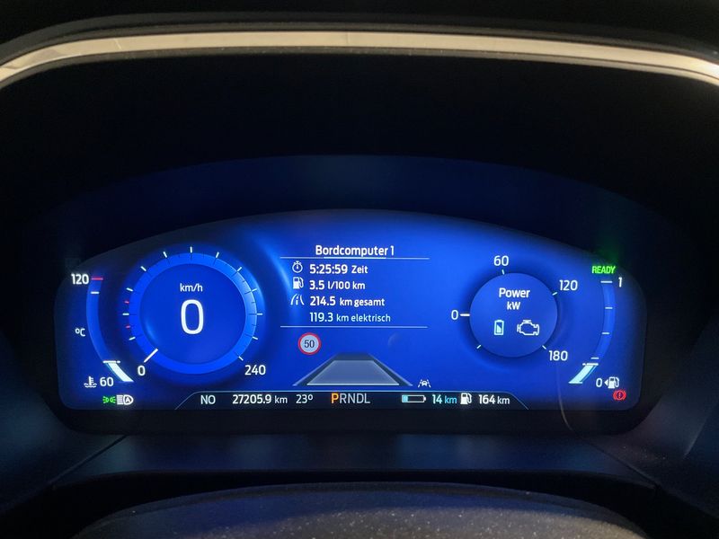 Ford Kuga 2.5 Plug-in Hybrid Vignale — zdjęcie 13