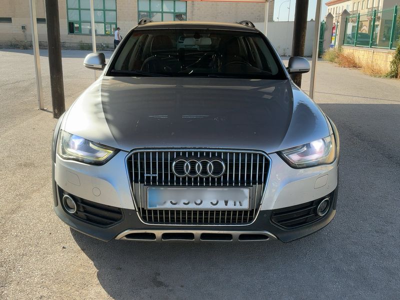 Audi A4 Allroad 2.0 TDI — zdjęcie 9