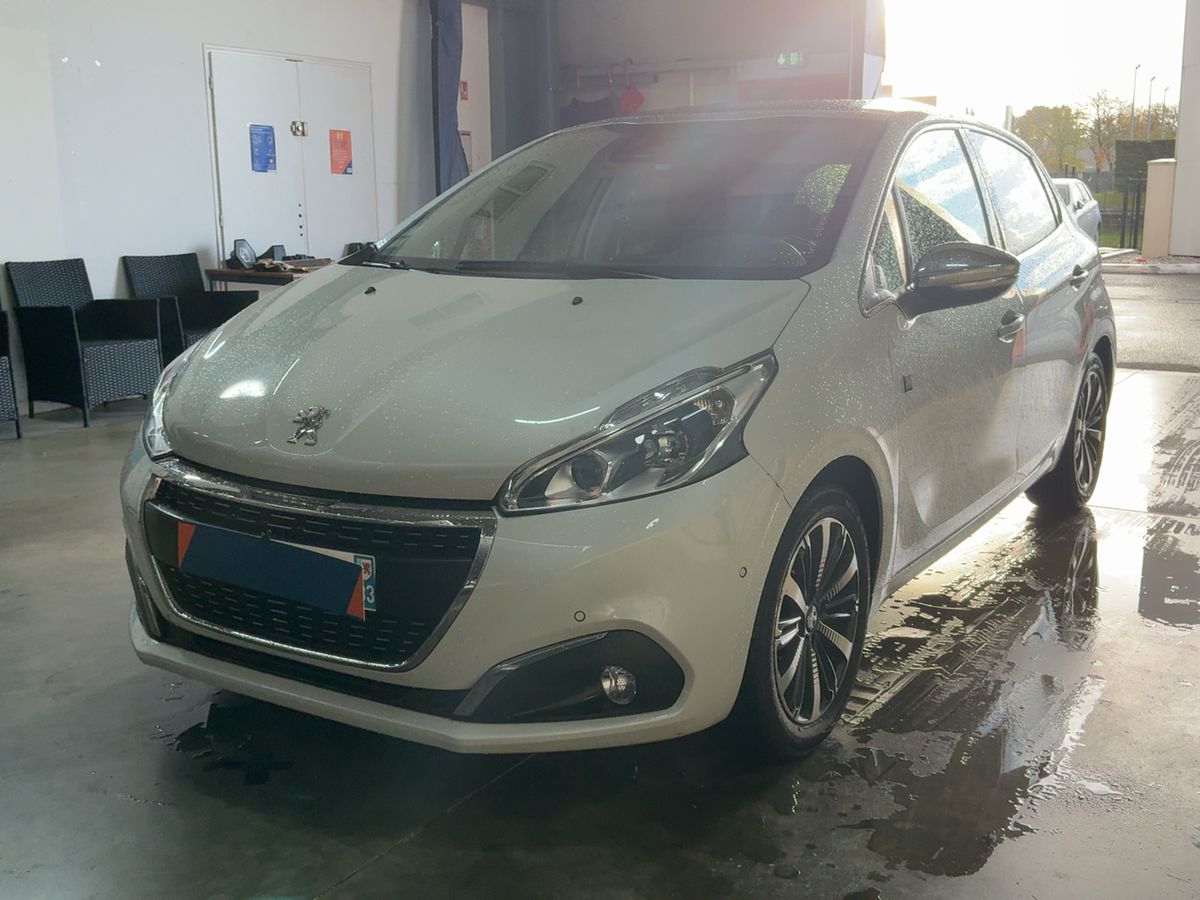 Peugeot 208 1.2 PureTech Tech Edition