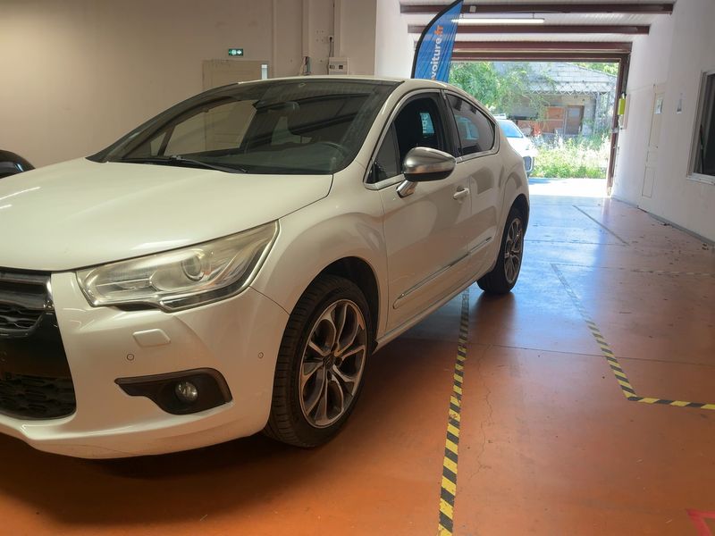 Citroen DS4 2.0 HDi Pure Pearl — zdjęcie 2