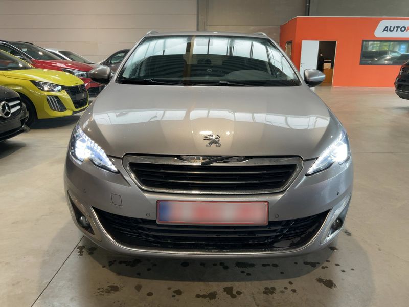 Peugeot 308 1.2 e-THP Allure — zdjęcie 9