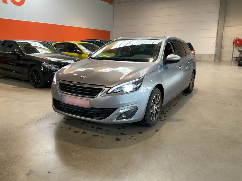 Peugeot 308 1.2 e-THP Allure — zdjęcie 1