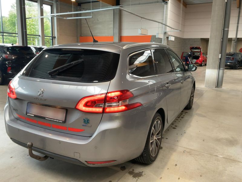 Peugeot 308 1.2 e-THP Allure — zdjęcie 6