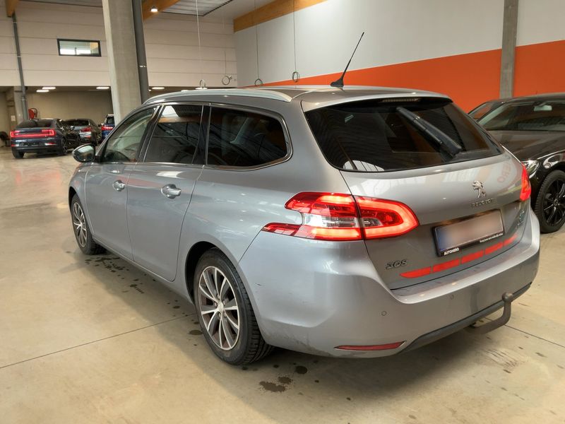 Peugeot 308 1.2 e-THP Allure — zdjęcie 3