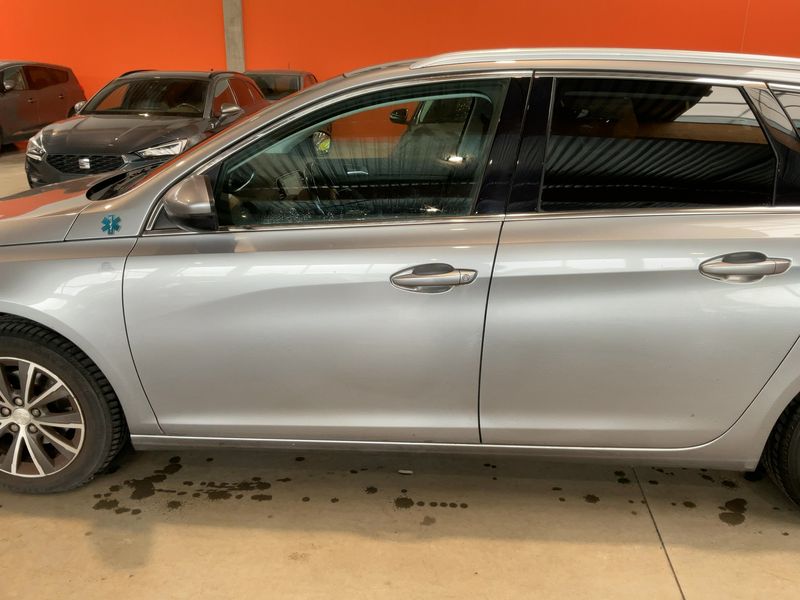 Peugeot 308 1.2 e-THP Allure — zdjęcie 4